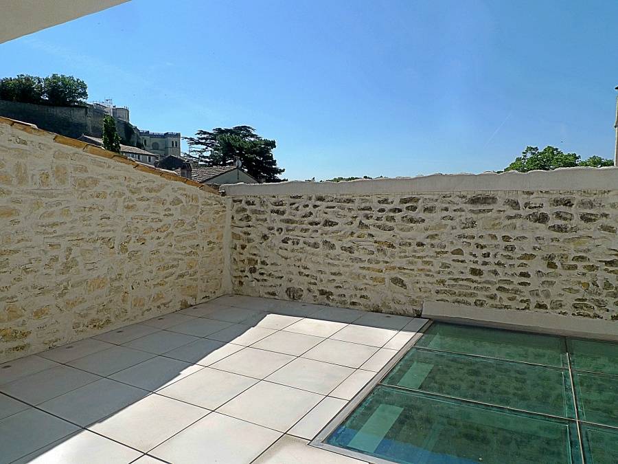 Superbe maison, dans le centre historique de  Grignan,  